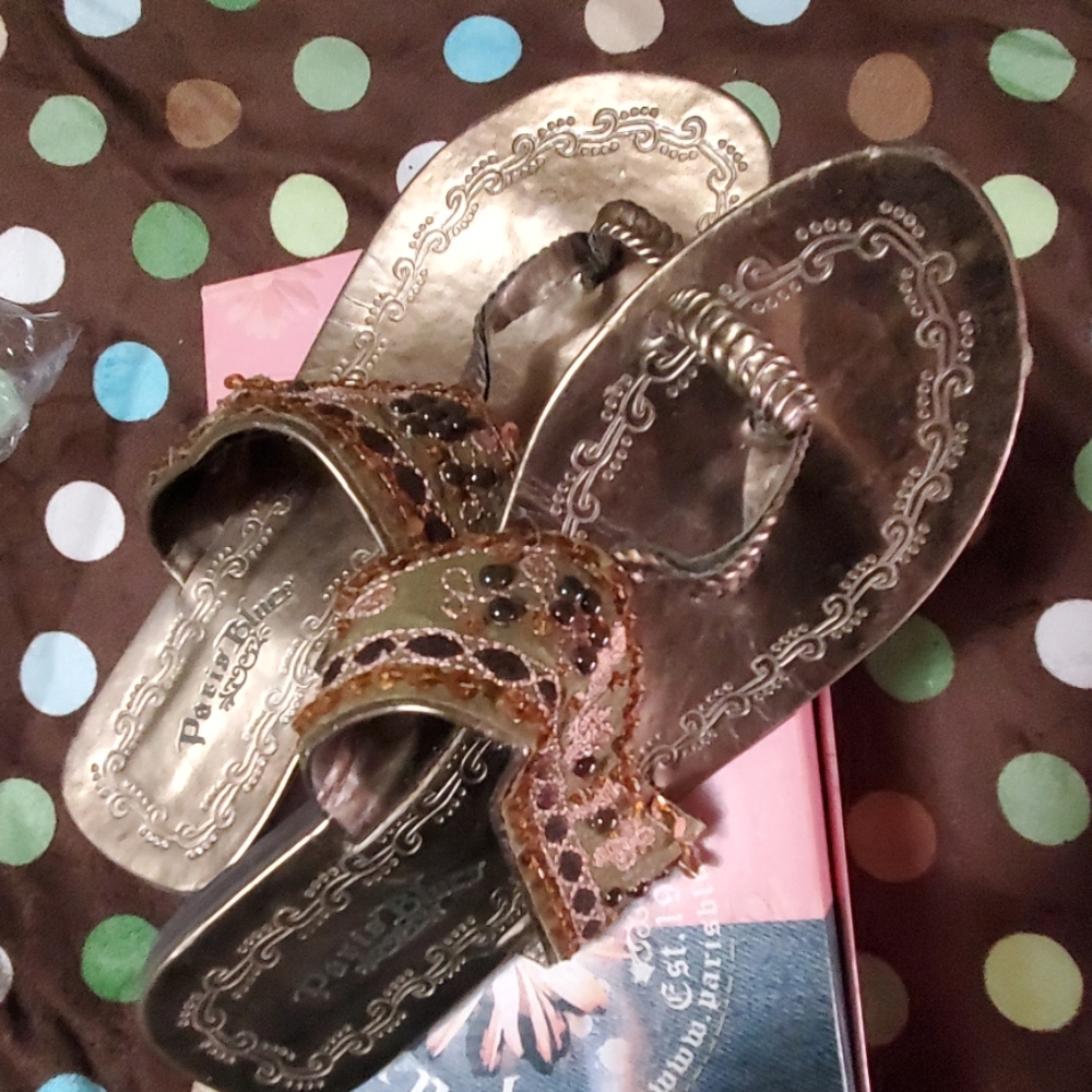 Shoes - Picture 5 of 8